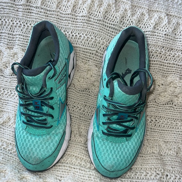 Mizuno Wave Inspire Turquoise size 6 - Picture 4 of 4